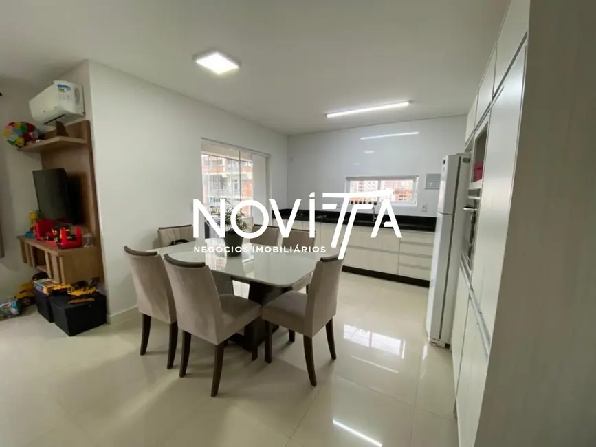 Foto 8 de Apartamento com 2 quartos à venda, 77m2 em Meia Praia, Itapema - SC