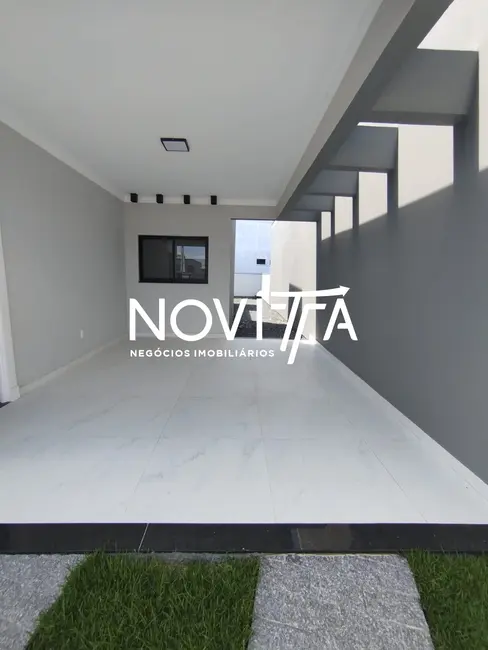 Foto 2 de Casa com 2 quartos à venda, 80m2 em Tijucas - SC