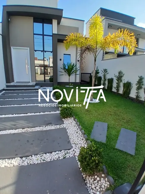 Foto 1 de Casa de Condomínio com 3 quartos à venda, 92m2 em Tijucas - SC