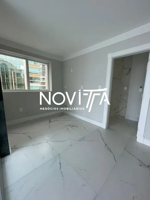 Foto 9 de Apartamento com 3 quartos à venda, 130m2 em Meia Praia, Itapema - SC