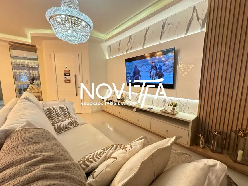 Foto 2 de Apartamento com 4 quartos à venda, 150m2 em Meia Praia, Itapema - SC