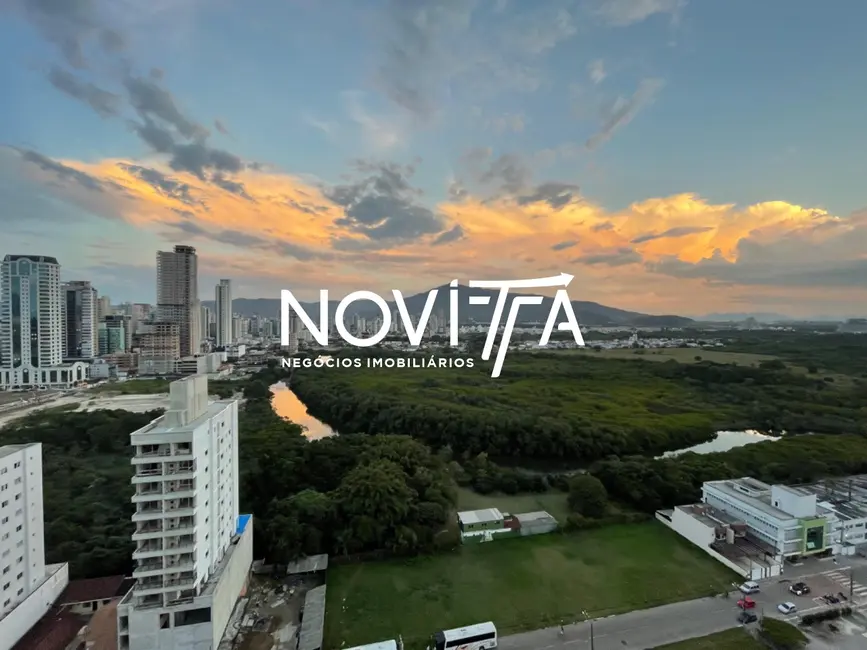 Foto 4 de Apartamento com 3 quartos à venda, 135m2 em Meia Praia, Itapema - SC