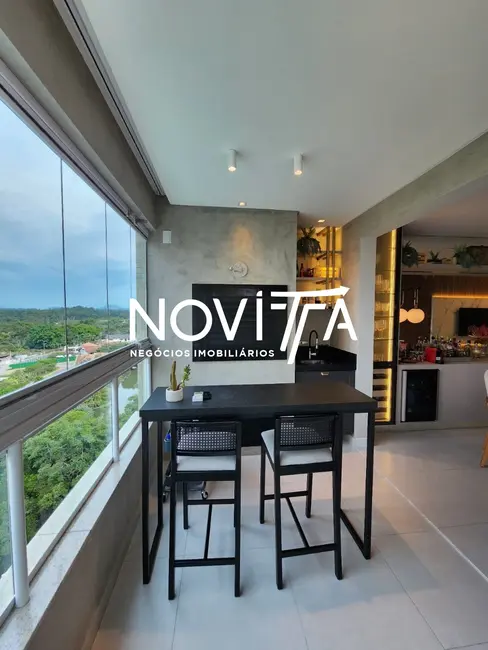 Foto 3 de Apartamento com 3 quartos à venda, 110m2 em Meia Praia, Itapema - SC