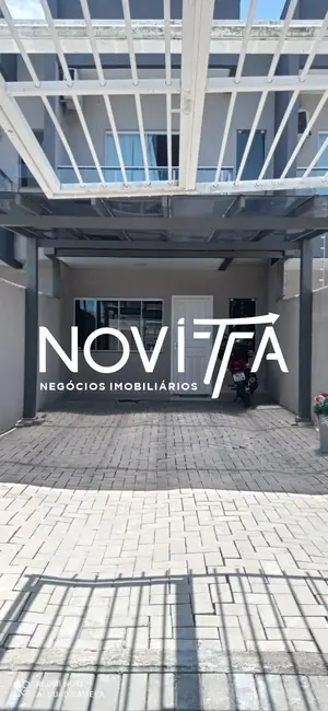 Foto 1 de Casa com 2 quartos à venda, 78m2 em Itapema - SC