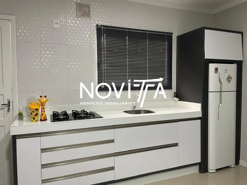 Foto 4 de Casa com 2 quartos à venda, 78m2 em Itapema - SC