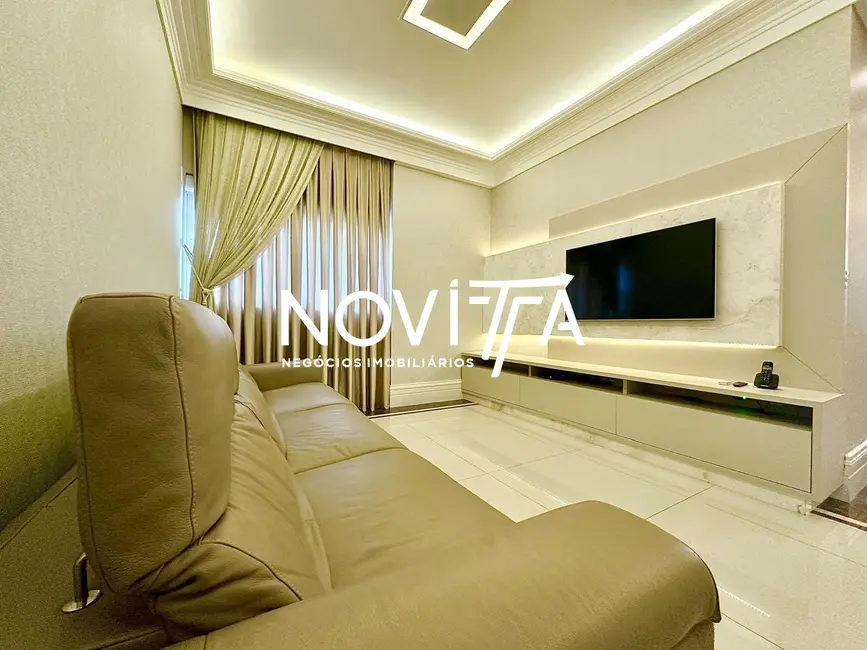 Foto 3 de Apartamento com 3 quartos à venda, 180m2 em Meia Praia, Itapema - SC