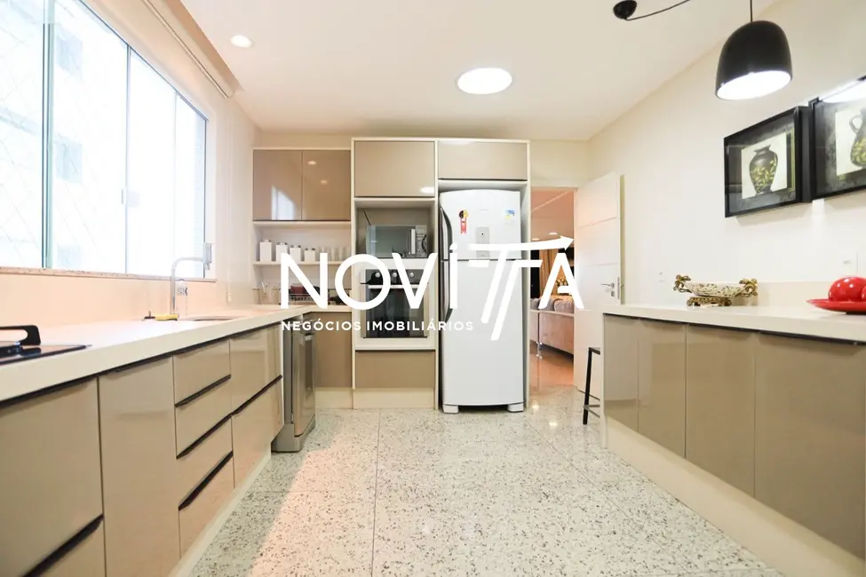 Apartamento com 4 quartos à venda, 350m2 em Centro, Itapema - SC - imagem 9 Foto 9 de Apartamento com 4 quartos à venda, 350m2 em Centro, Itapema - SC