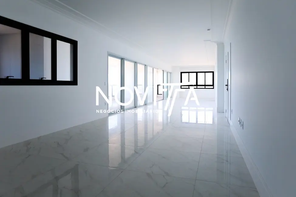 Foto 4 de Apartamento com 4 quartos à venda, 320m2 em Meia Praia, Itapema - SC