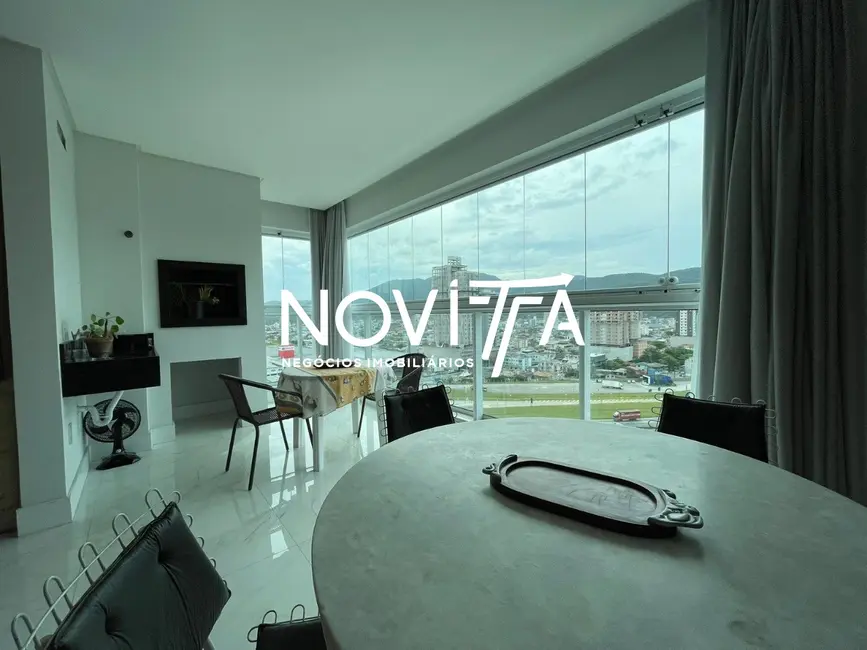 Foto 2 de Apartamento com 3 quartos à venda, 127m2 em Meia Praia, Itapema - SC