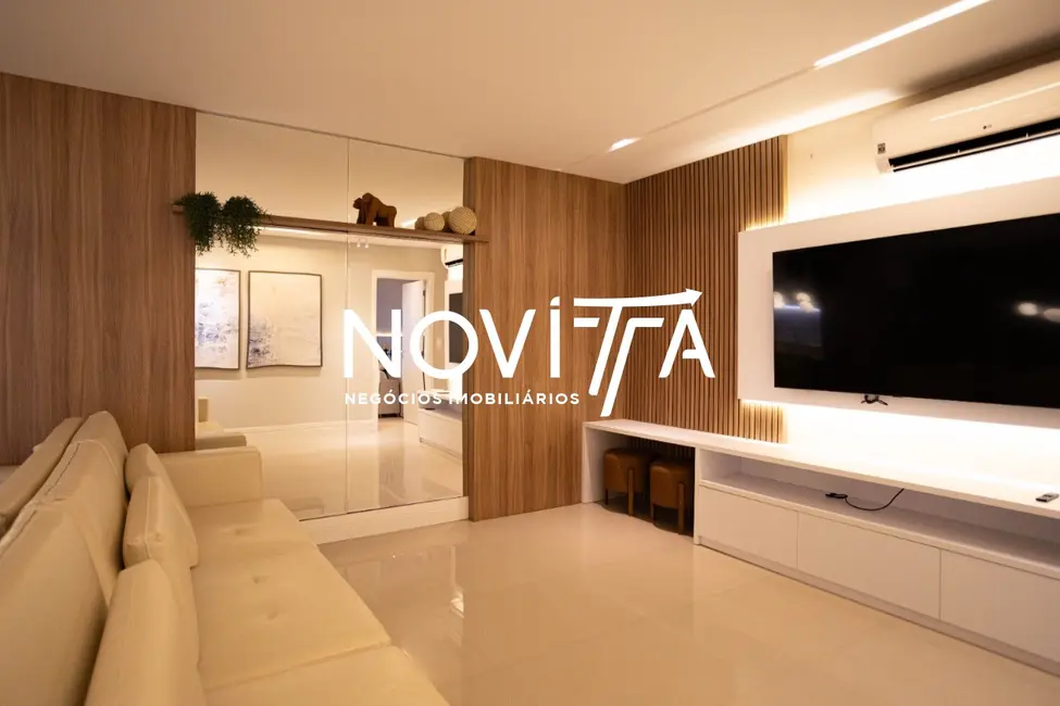 Foto 2 de Apartamento com 3 quartos à venda, 124m2 em Meia Praia, Itapema - SC