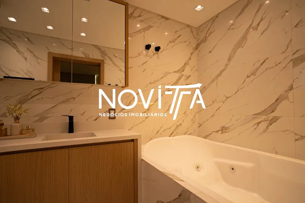 Foto 5 de Apartamento com 4 quartos à venda, 197m2 em Meia Praia, Itapema - SC