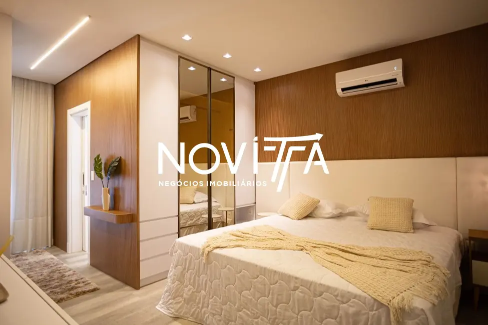 Foto 2 de Apartamento com 4 quartos à venda, 153m2 em Meia Praia, Itapema - SC