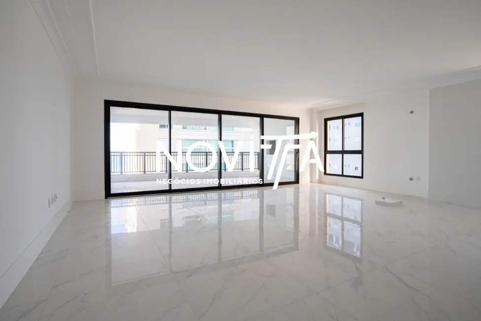 Foto 1 de Apartamento com 4 quartos à venda, 225m2 em Meia Praia, Itapema - SC