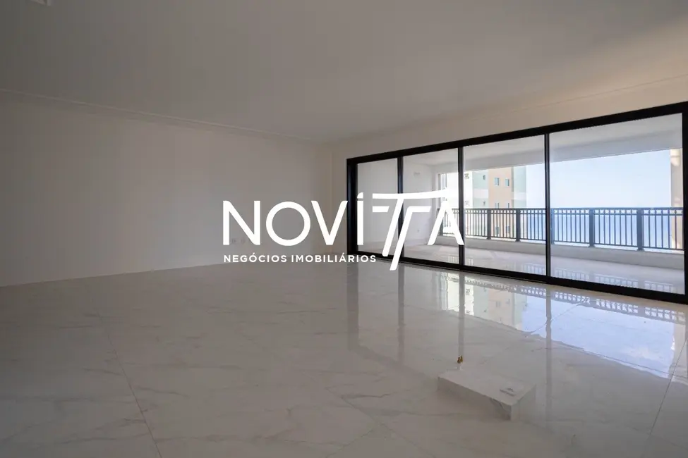 Foto 3 de Apartamento com 4 quartos à venda, 225m2 em Meia Praia, Itapema - SC