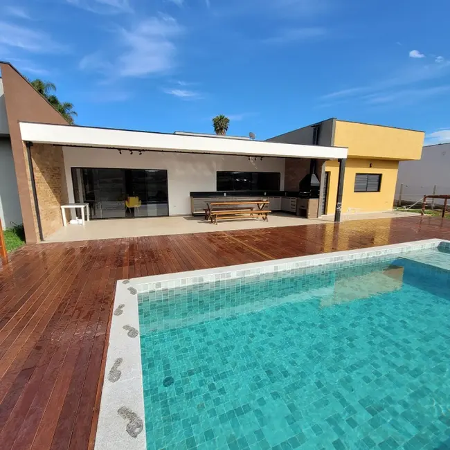 Foto 1 de Casa de Condomínio com 4 quartos à venda, 315m2 em Vargem - SP