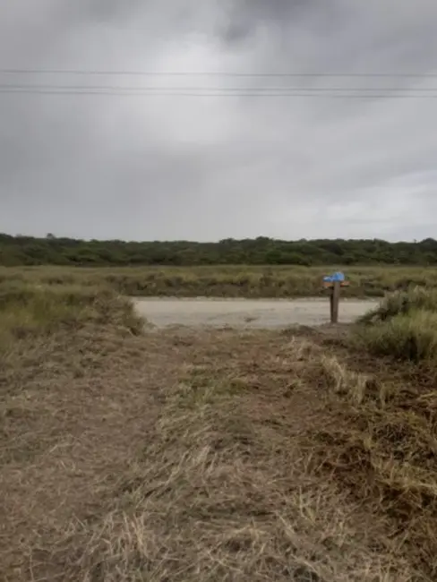 Foto 8 de Casa com 2 quartos à venda, 95m2 em Ilha Comprida - SP