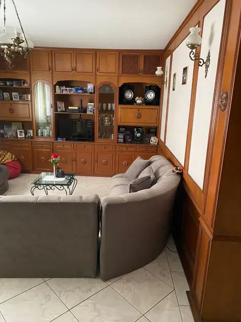 Sobrado com 3 quartos à venda, 179m2 em Vila Assunção, Santo Andre - SP - imagem 2 Foto 2 de Sobrado com 3 quartos à venda, 179m2 em Vila Assunção, Santo Andre - SP