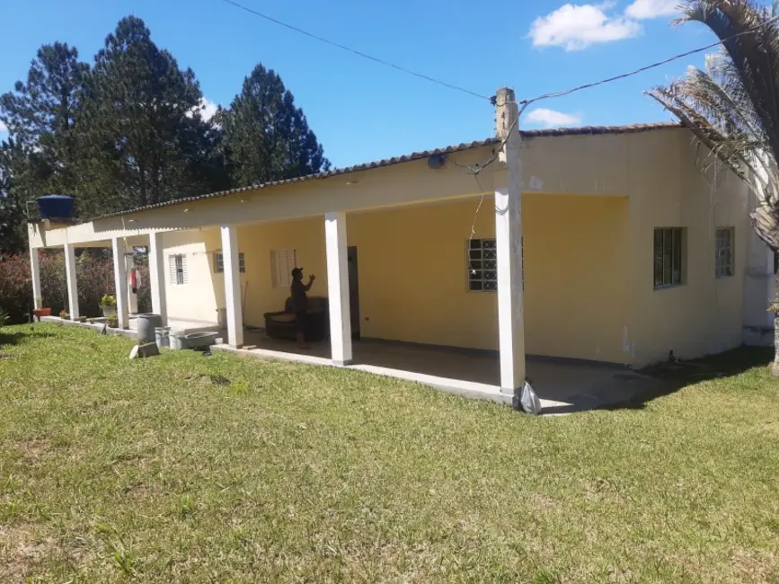 Chácara com 2 quartos à venda, 305m2 em Itapetininga - SP - imagem 6 Foto 6 de Chácara com 2 quartos à venda, 305m2 em Itapetininga - SP
