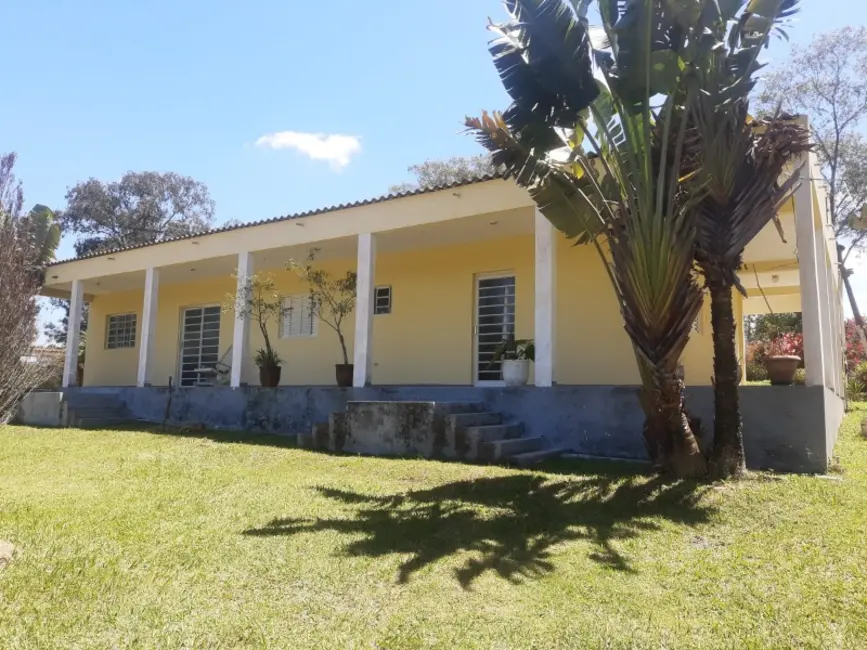 Chácara com 2 quartos à venda, 305m2 em Itapetininga - SP - imagem 4 Foto 4 de Chácara com 2 quartos à venda, 305m2 em Itapetininga - SP