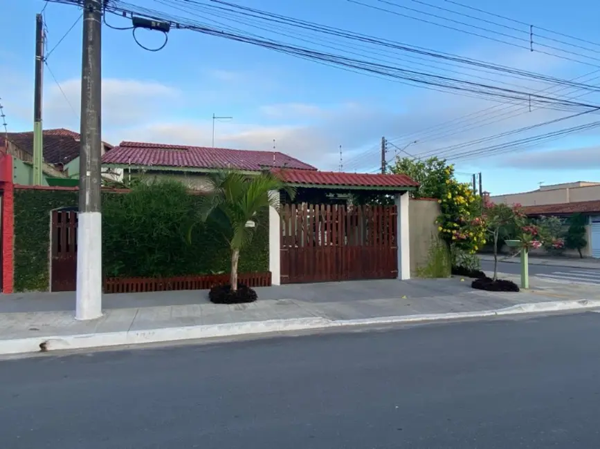 Casa com 3 quartos à venda, 182m2 em Peruibe - SP - imagem 1 Foto 1 de Casa com 3 quartos à venda, 182m2 em Peruibe - SP