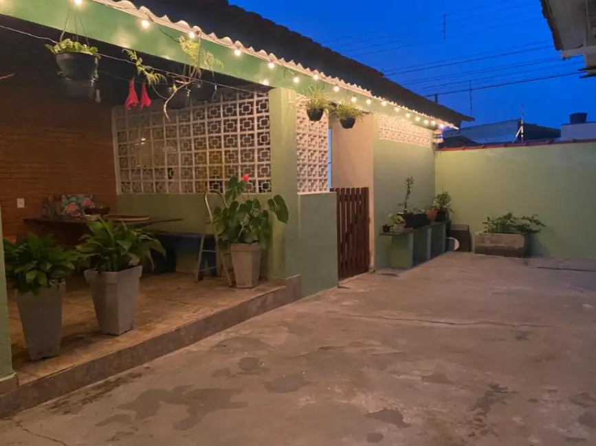 Casa com 3 quartos à venda, 182m2 em Peruibe - SP - imagem 8 Foto 8 de Casa com 3 quartos à venda, 182m2 em Peruibe - SP