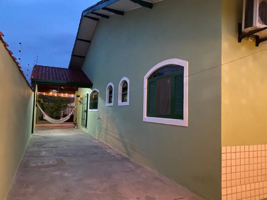 Casa com 3 quartos à venda, 182m2 em Peruibe - SP - imagem 5 Foto 5 de Casa com 3 quartos à venda, 182m2 em Peruibe - SP