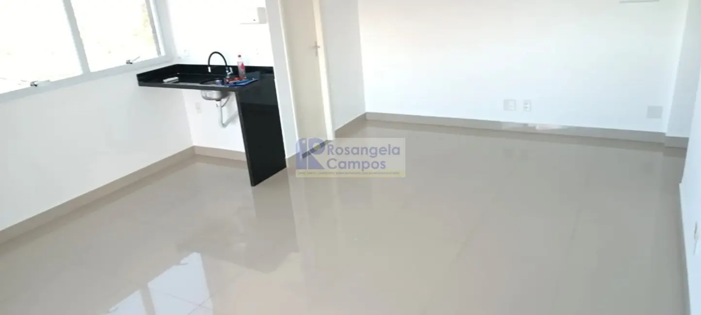 Sala Comercial para alugar, 36m2 em Ponta da Praia, Santos - SP - imagem 4 Foto 4 de Sala Comercial para alugar, 36m2 em Ponta da Praia, Santos - SP