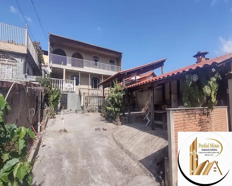 Foto 2 de Casa com 5 quartos à venda, 240m2 em Jardim dos Comerciários (Venda Nova), Belo Horizonte - MG