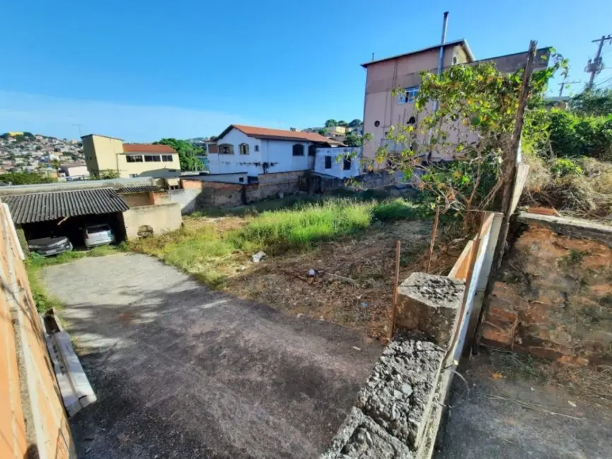 Foto 2 de Terreno / Lote à venda, 720m2 em São Benedito, Santa Luzia - MG