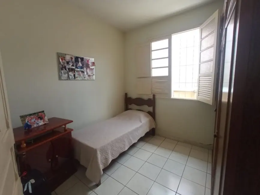 Casa com 3 quartos à venda, 300m2 em Concórdia, Belo Horizonte - MG - imagem 5 Foto 5 de Casa com 3 quartos à venda, 300m2 em Concórdia, Belo Horizonte - MG