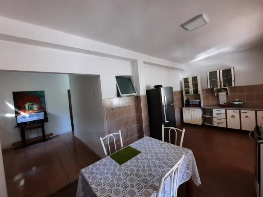 Casa com 2 quartos à venda, 648m2 em Londrina (São Benedito), Santa Luzia - MG - imagem 8 Foto 8 de Casa com 2 quartos à venda, 648m2 em Londrina (São Benedito), Santa Luzia - MG