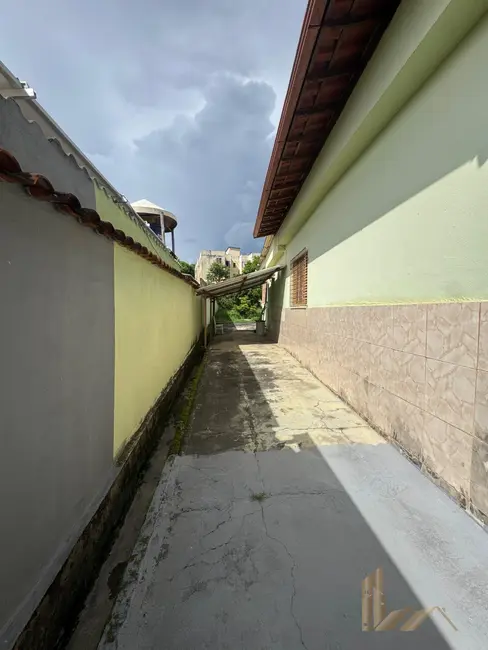 Foto 4 de Casa com 2 quartos à venda, 648m2 em Londrina (São Benedito), Santa Luzia - MG