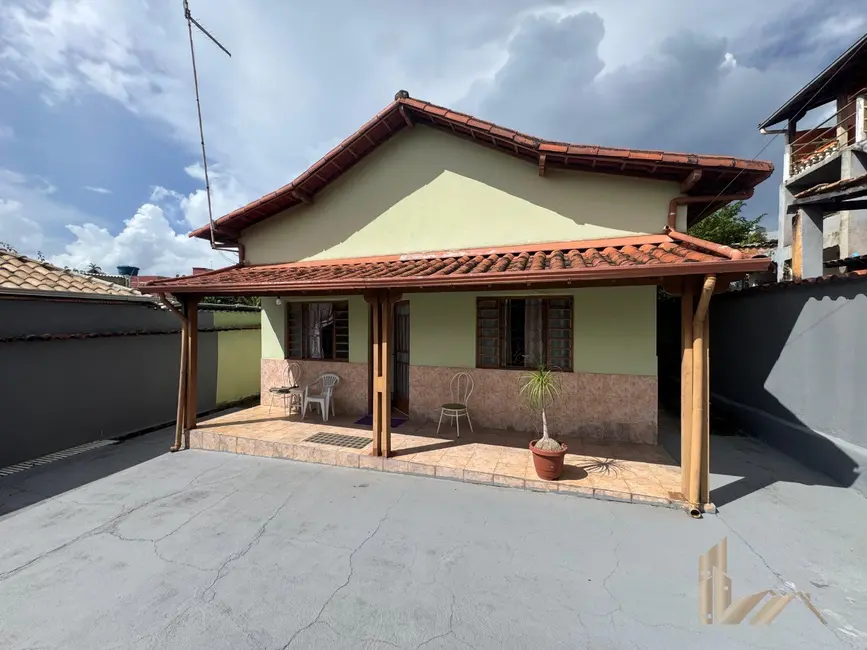 Foto 3 de Casa com 2 quartos à venda, 648m2 em Londrina (São Benedito), Santa Luzia - MG