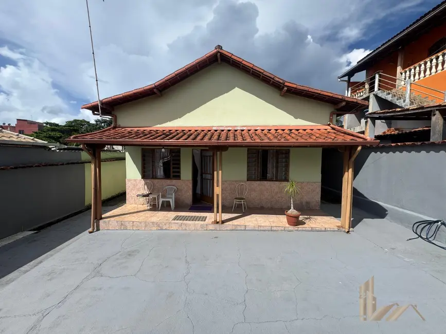 Foto 2 de Casa com 2 quartos à venda, 648m2 em Londrina (São Benedito), Santa Luzia - MG