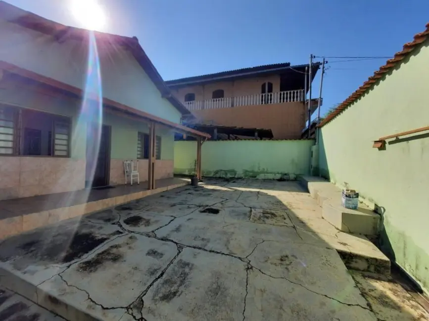 Casa com 2 quartos à venda, 648m2 em Londrina (São Benedito), Santa Luzia - MG - imagem 4 Foto 4 de Casa com 2 quartos à venda, 648m2 em Londrina (São Benedito), Santa Luzia - MG