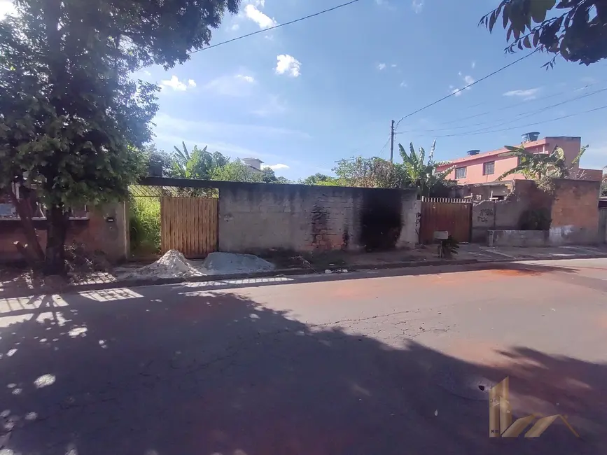 Foto 2 de Terreno / Lote à venda, 361m2 em Contagem - MG