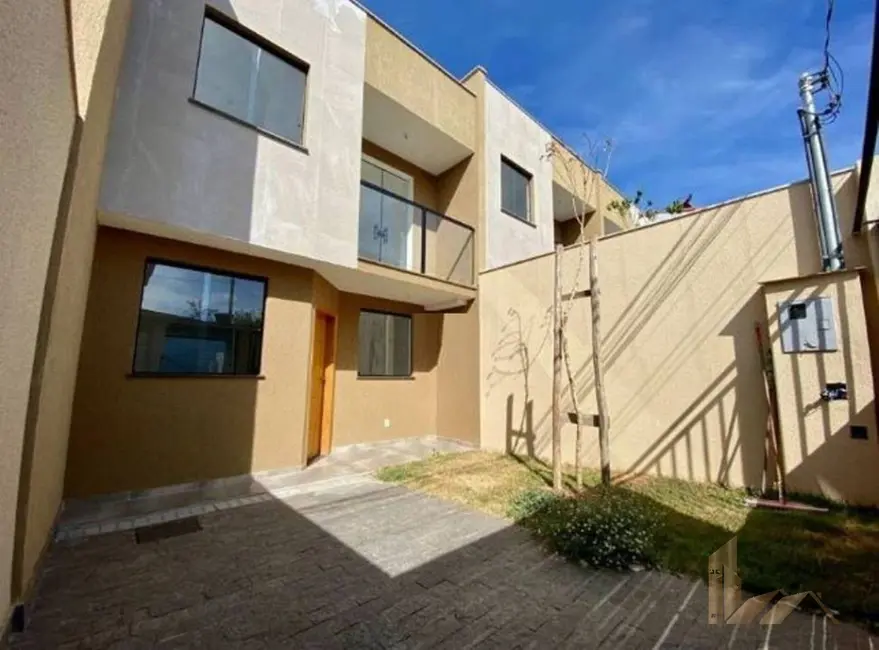 Foto 1 de Casa com 3 quartos à venda, 90m2 em Jardim Leblon, Belo Horizonte - MG