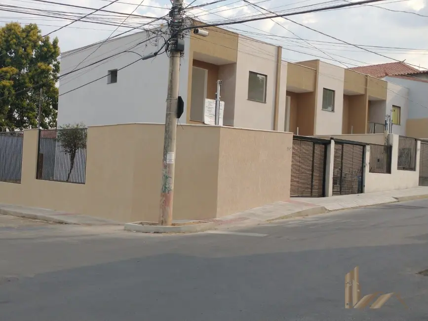 Foto 2 de Casa com 3 quartos à venda, 90m2 em Jardim Leblon, Belo Horizonte - MG
