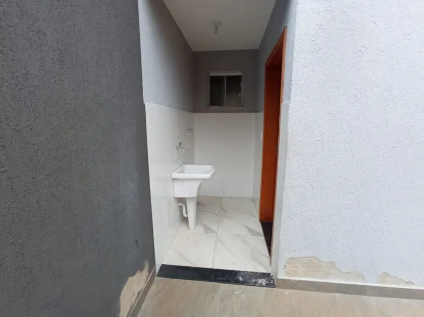 Foto 2 de Casa com 3 quartos à venda e para alugar, 105m2 em Santa Mônica, Belo Horizonte - MG