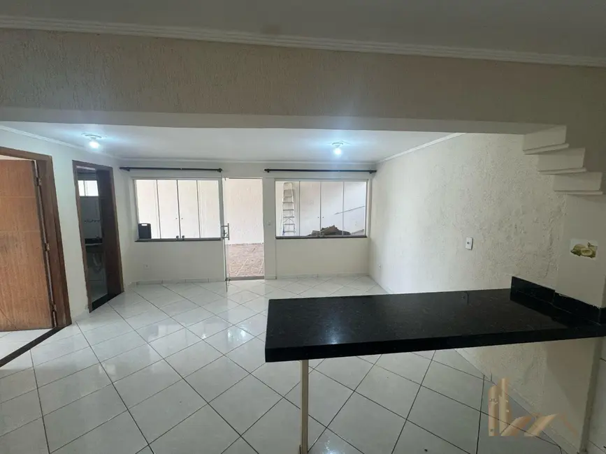 Casa com 3 quartos para alugar, 90m2 em São João Batista (Venda Nova), Belo Horizonte - MG - imagem 4 Foto 4 de Casa com 3 quartos para alugar, 90m2 em São João Batista (Venda Nova), Belo Horizonte - MG
