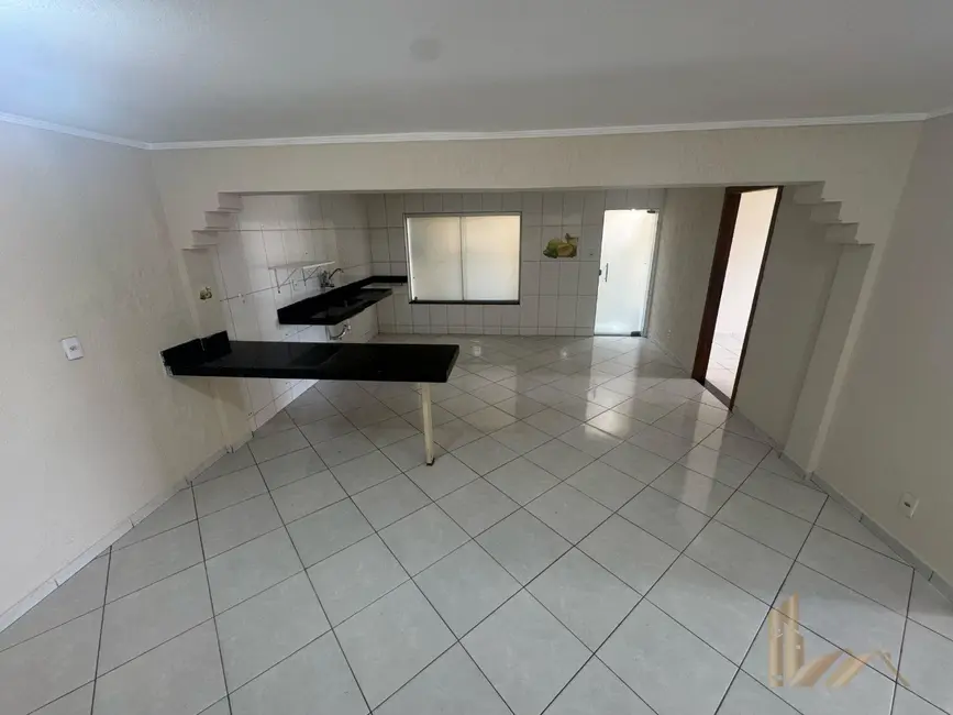 Casa com 3 quartos para alugar, 90m2 em São João Batista (Venda Nova), Belo Horizonte - MG - imagem 3 Foto 3 de Casa com 3 quartos para alugar, 90m2 em São João Batista (Venda Nova), Belo Horizonte - MG