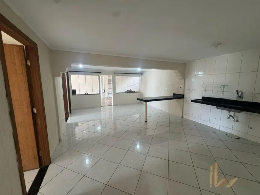 Casa com 3 quartos para alugar, 90m2 em São João Batista (Venda Nova), Belo Horizonte - MG - imagem 9 Foto 9 de Casa com 3 quartos para alugar, 90m2 em São João Batista (Venda Nova), Belo Horizonte - MG