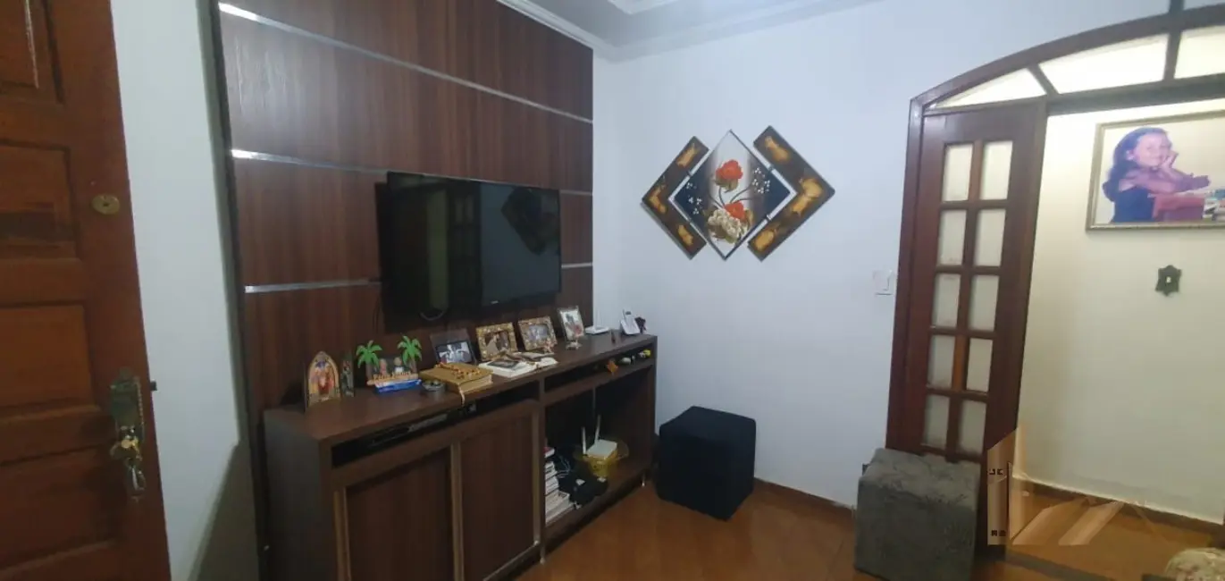 Foto 2 de Casa com 6 quartos à venda, 280m2 em Contagem - MG