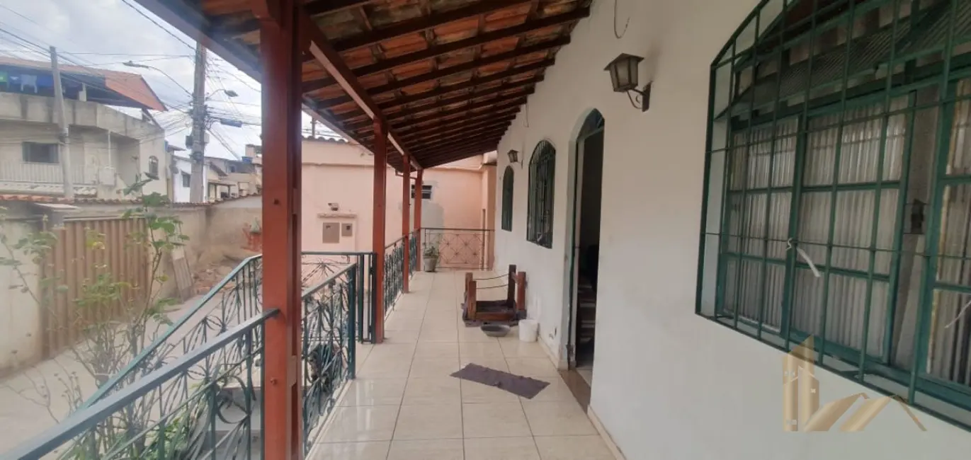 Casa com 4 quartos à venda, 163m2 em Jardim dos Comerciários (Venda Nova), Belo Horizonte - MG - imagem 9 Foto 9 de Casa com 4 quartos à venda, 163m2 em Jardim dos Comerciários (Venda Nova), Belo Horizonte - MG