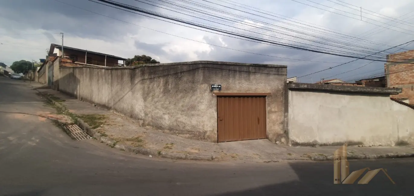 Foto 1 de Casa com 4 quartos à venda, 163m2 em Jardim dos Comerciários (Venda Nova), Belo Horizonte - MG