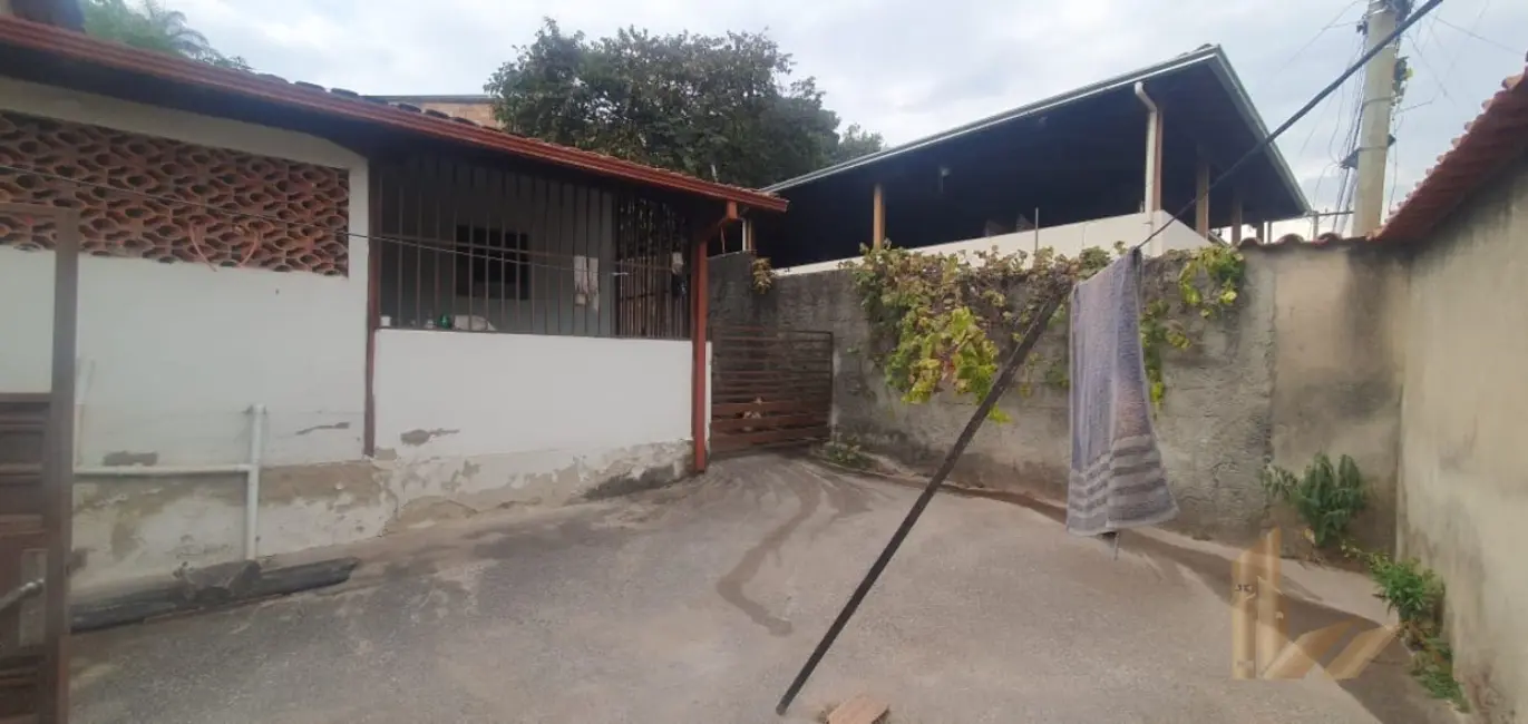 Casa com 4 quartos à venda, 163m2 em Jardim dos Comerciários (Venda Nova), Belo Horizonte - MG - imagem 4 Foto 4 de Casa com 4 quartos à venda, 163m2 em Jardim dos Comerciários (Venda Nova), Belo Horizonte - MG