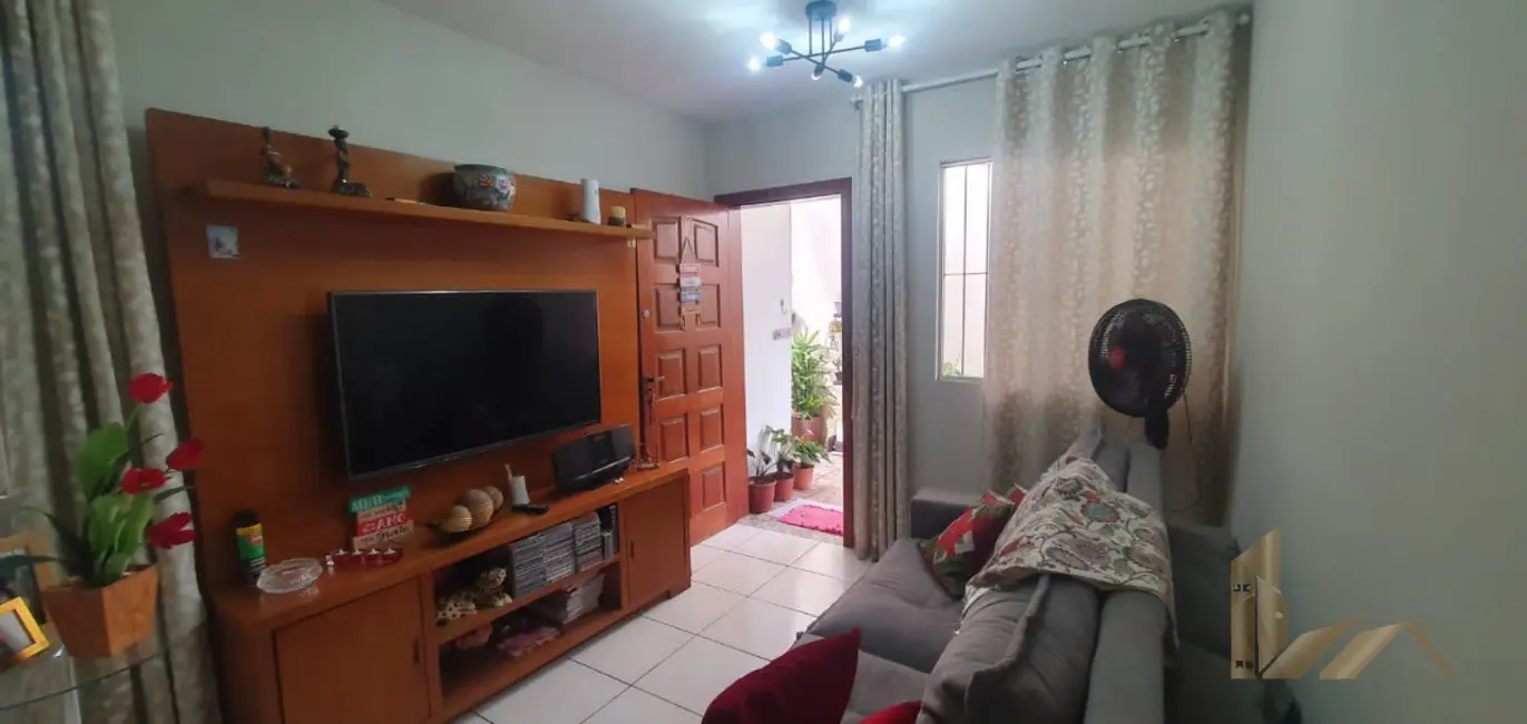 Casa com 2 quartos à venda, 55m2 em São João Batista (Venda Nova), Belo Horizonte - MG - imagem 3 Foto 3 de Casa com 2 quartos à venda, 55m2 em São João Batista (Venda Nova), Belo Horizonte - MG