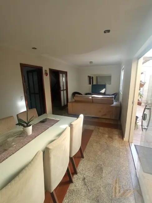 Foto 1 de Casa com 3 quartos à venda, 360m2 em Planalto, Belo Horizonte - MG