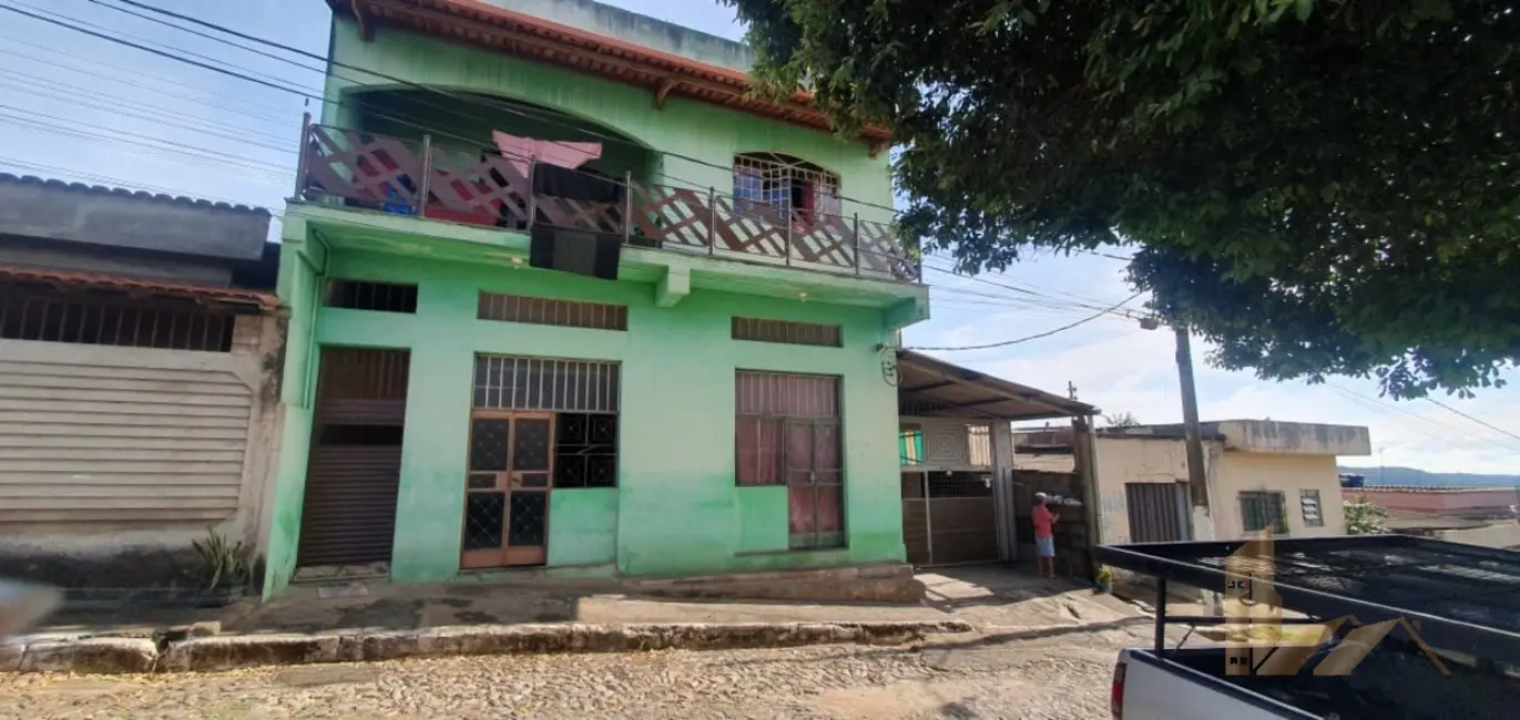 Foto 1 de Casa com 6 quartos à venda, 200m2 em Matozinhos - MG