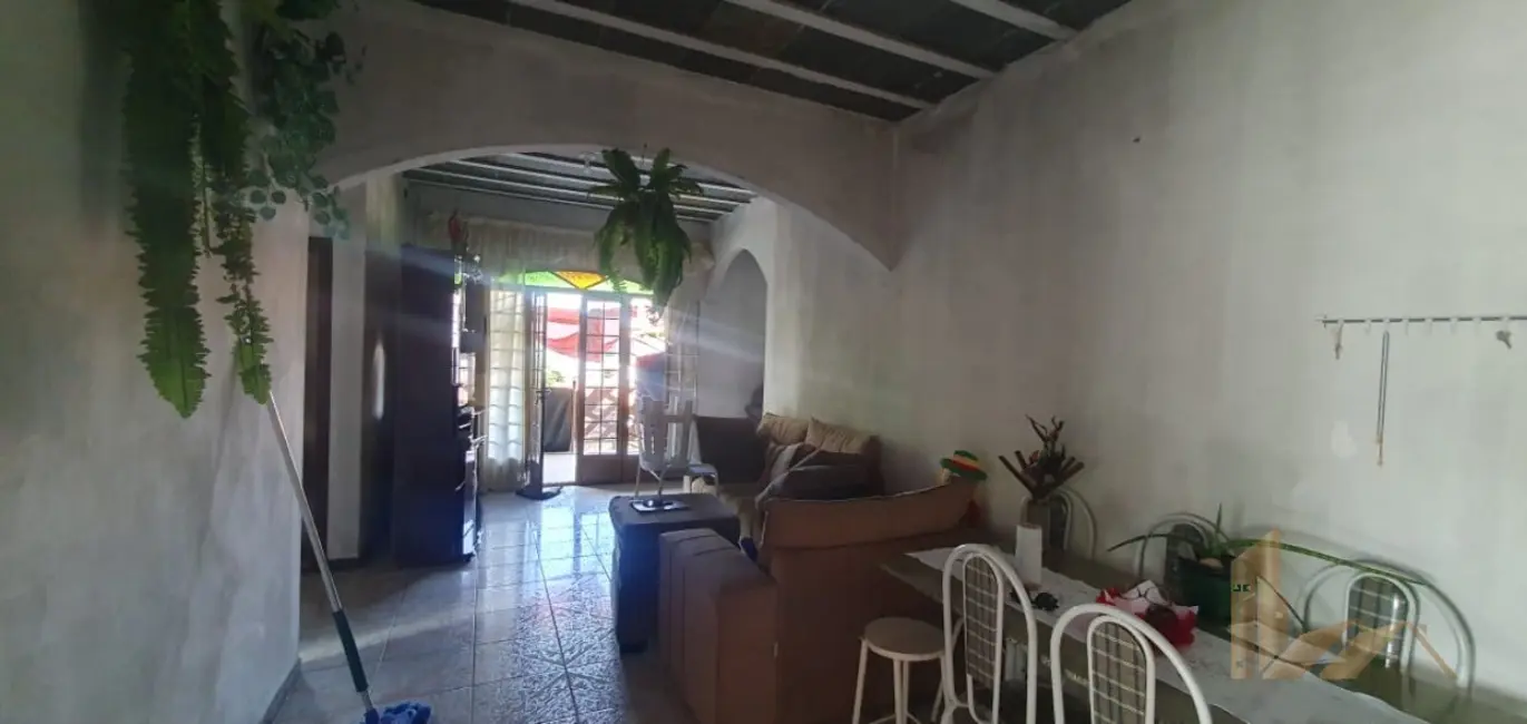 Foto 2 de Casa com 6 quartos à venda, 200m2 em Matozinhos - MG